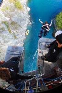 bungie jumpging Mel bungie jumping in Queenstown